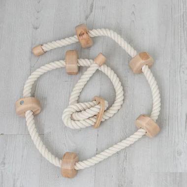 Climbing rope with wooden spheres