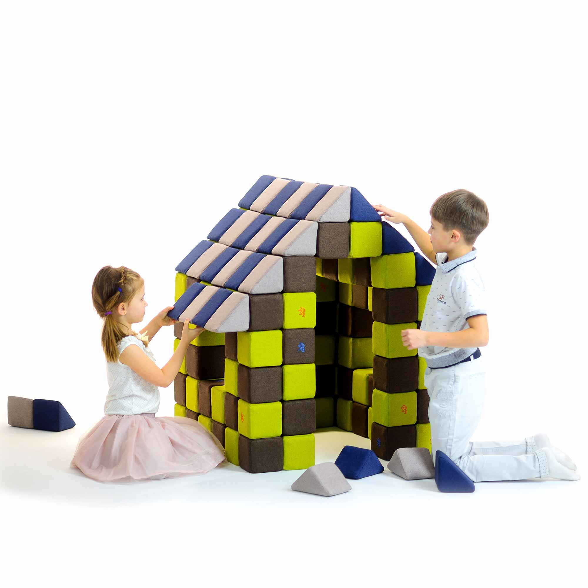play all day with soft magnetic blocks from Jolly Heap
